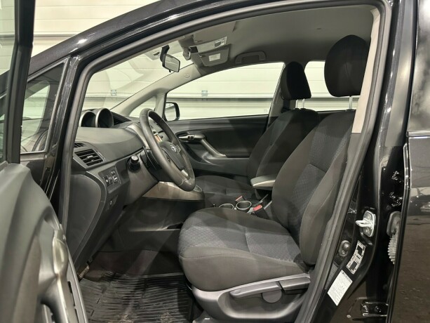 toyota-verso-bensin-2010-big-7