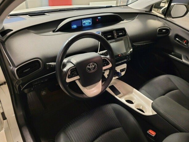 toyota-prius-elektrisitetbensin-2016-big-17