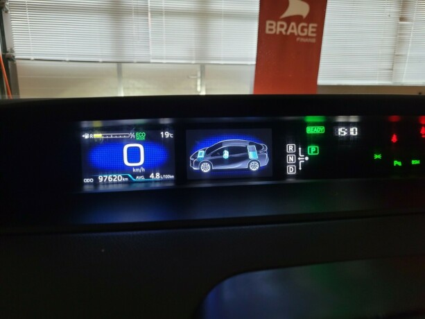 toyota-prius-elektrisitetbensin-2016-big-23