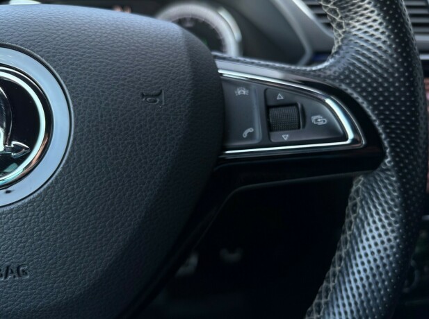 skoda-superb-diesel-2018-big-16