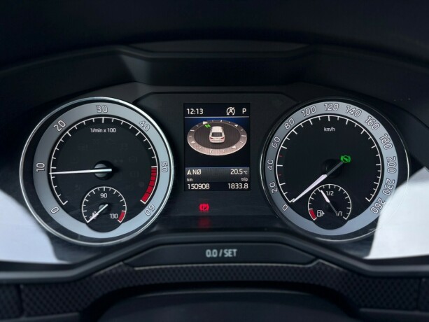 skoda-superb-diesel-2018-big-17