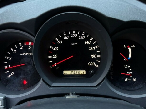toyota-hilux-diesel-2011-big-20