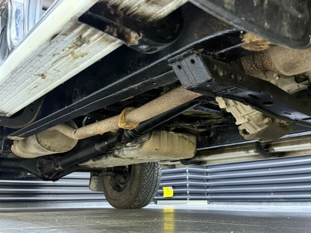 toyota-hilux-diesel-2011-big-11