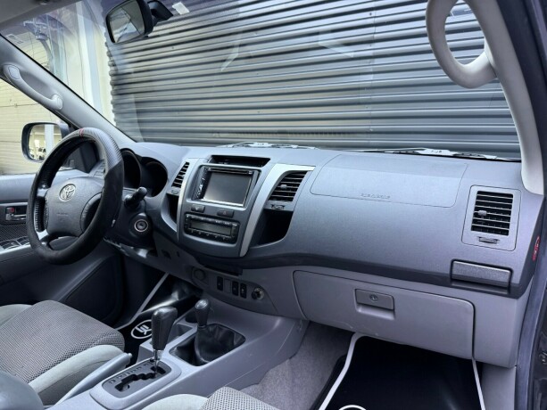 toyota-hilux-diesel-2011-big-14
