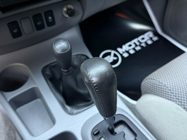 toyota-hilux-diesel-2011-big-28
