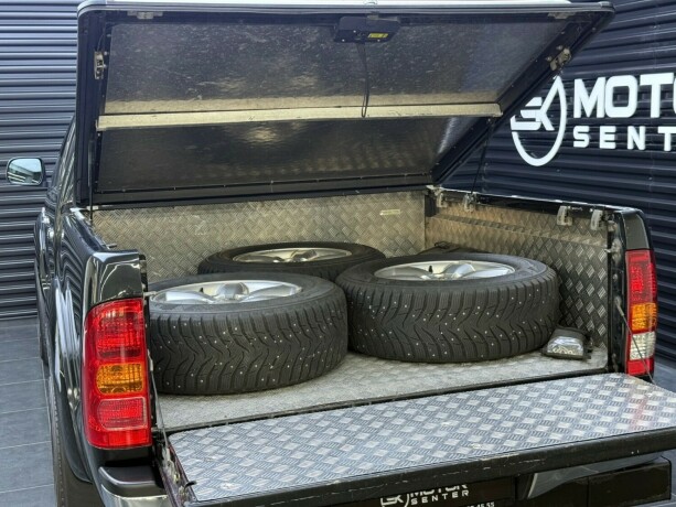 toyota-hilux-diesel-2011-big-36