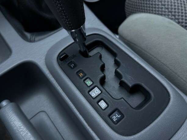 toyota-hilux-diesel-2011-big-29