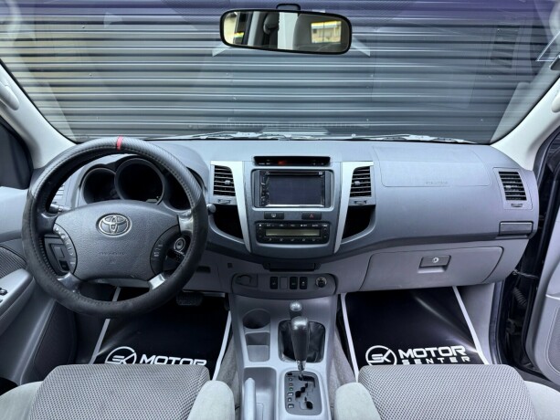 toyota-hilux-diesel-2011-big-12