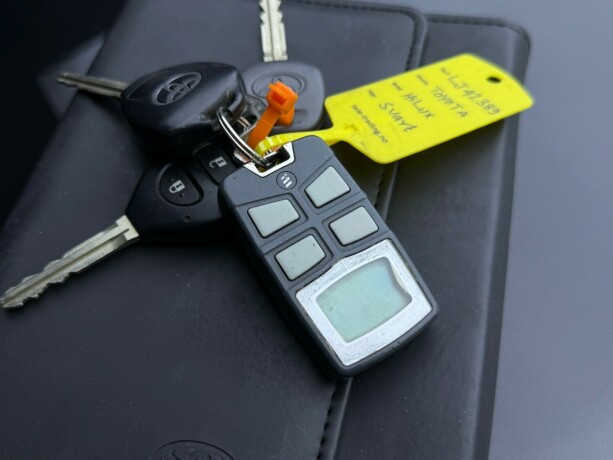 toyota-hilux-diesel-2011-big-39