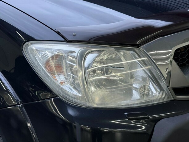 toyota-hilux-diesel-2011-big-4