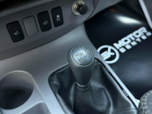 toyota-hilux-diesel-2011-big-27