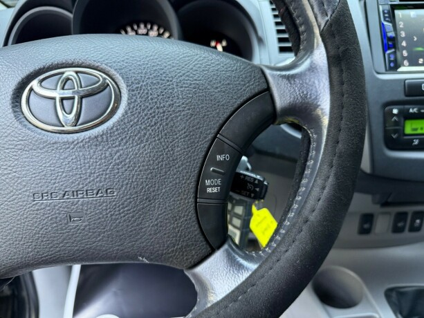 toyota-hilux-diesel-2011-big-18