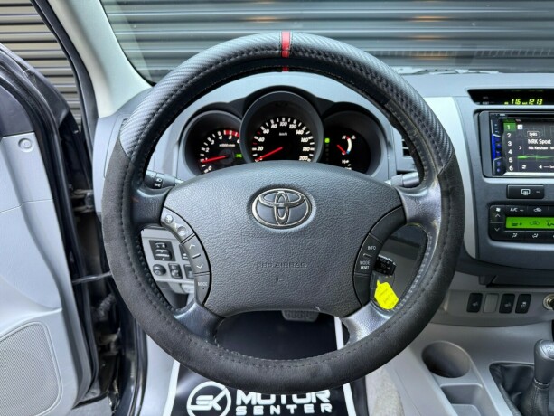 toyota-hilux-diesel-2011-big-16