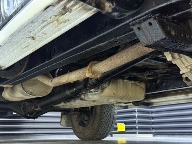 toyota-hilux-diesel-2011-big-10