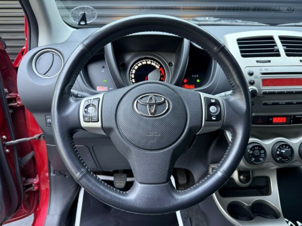 toyota-urban-cruiser-diesel-2009-big-14