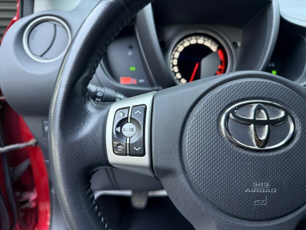 toyota-urban-cruiser-diesel-2009-big-15
