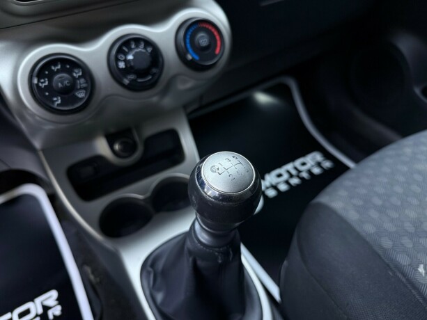 toyota-urban-cruiser-diesel-2009-big-22