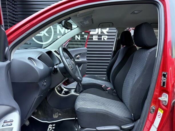 toyota-urban-cruiser-diesel-2009-big-24