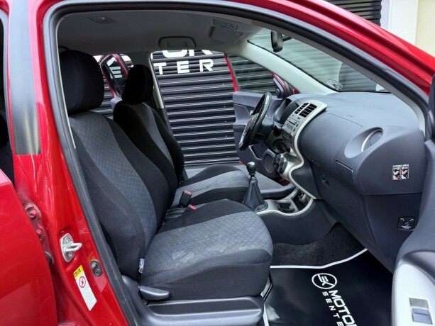 toyota-urban-cruiser-diesel-2009-big-25