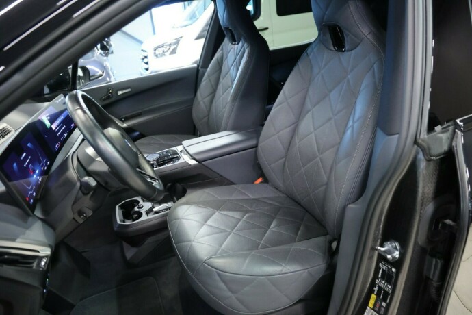 bmw-ix-xdrive-50-elektrisitet-2024-big-4