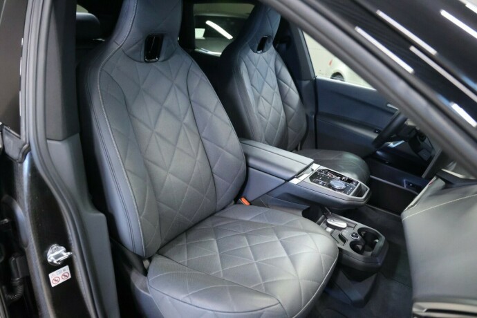 bmw-ix-xdrive-50-elektrisitet-2024-big-10