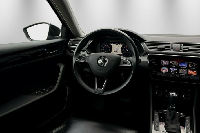 skoda-superb-diesel-2019-big-16