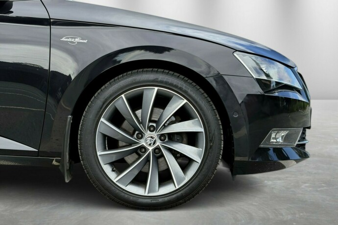 skoda-superb-diesel-2019-big-14
