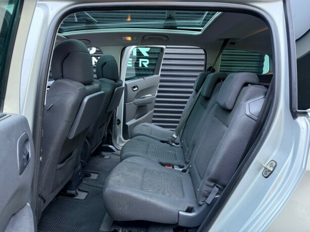 peugeot-5008-diesel-2015-big-29