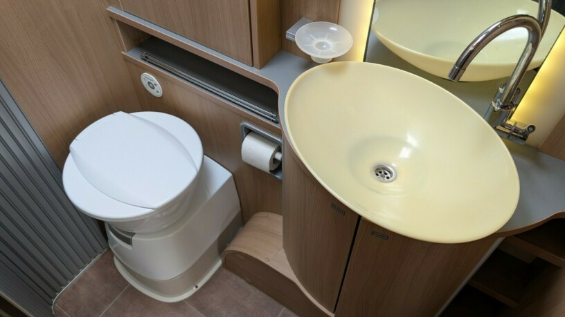 burstner-elegance-i810-2-enkle-senger-senkeseng-30-157hk-manuell-gir-alde-2-x-aircondition-topputgave-diesel-2010-big-62