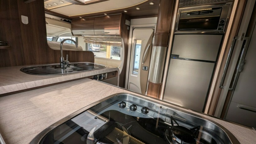 burstner-elegance-i810-2-enkle-senger-senkeseng-30-157hk-manuell-gir-alde-2-x-aircondition-topputgave-diesel-2010-big-39