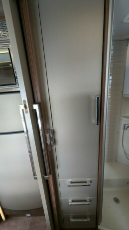 burstner-elegance-i810-2-enkle-senger-senkeseng-30-157hk-manuell-gir-alde-2-x-aircondition-topputgave-diesel-2010-big-83