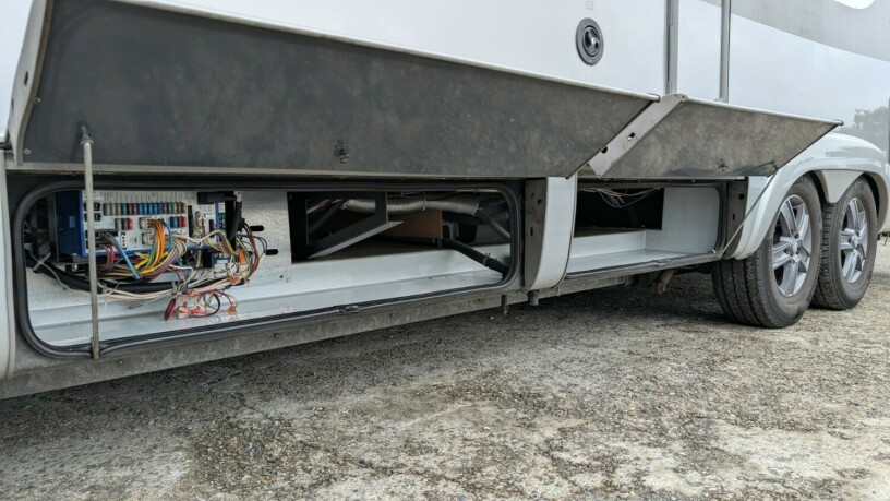 burstner-elegance-i810-2-enkle-senger-senkeseng-30-157hk-manuell-gir-alde-2-x-aircondition-topputgave-diesel-2010-big-15