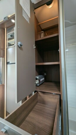burstner-elegance-i810-2-enkle-senger-senkeseng-30-157hk-manuell-gir-alde-2-x-aircondition-topputgave-diesel-2010-big-84