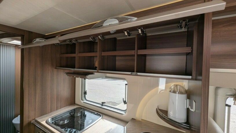 burstner-elegance-i810-2-enkle-senger-senkeseng-30-157hk-manuell-gir-alde-2-x-aircondition-topputgave-diesel-2010-big-72