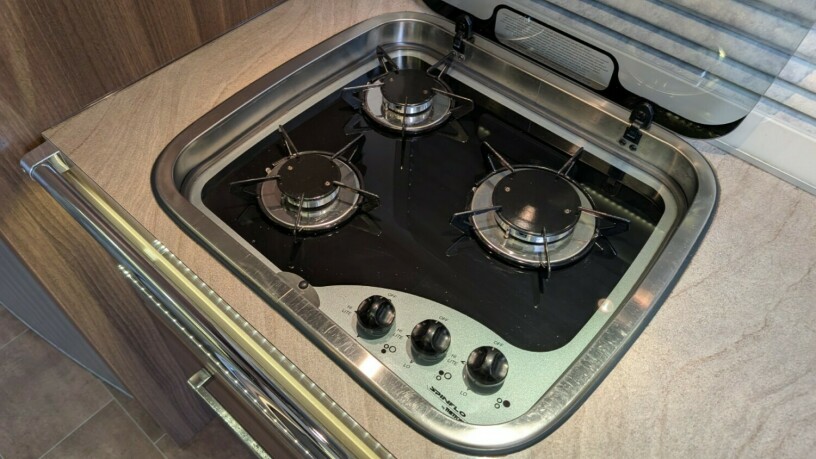 burstner-elegance-i810-2-enkle-senger-senkeseng-30-157hk-manuell-gir-alde-2-x-aircondition-topputgave-diesel-2010-big-42