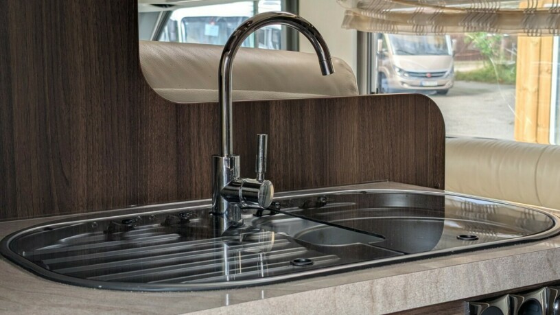 burstner-elegance-i810-2-enkle-senger-senkeseng-30-157hk-manuell-gir-alde-2-x-aircondition-topputgave-diesel-2010-big-40