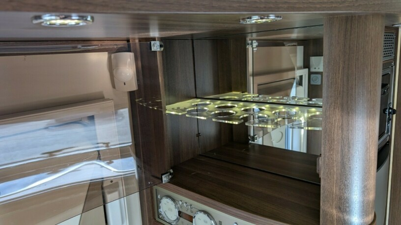 burstner-elegance-i810-2-enkle-senger-senkeseng-30-157hk-manuell-gir-alde-2-x-aircondition-topputgave-diesel-2010-big-35