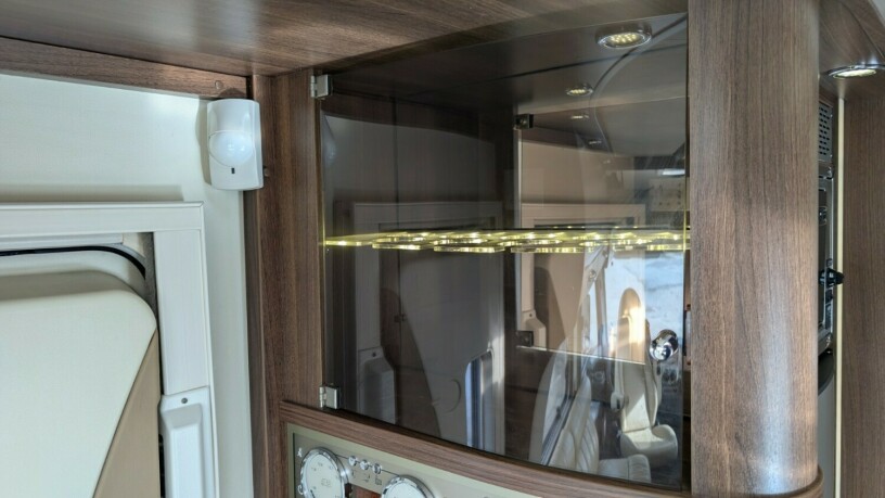 burstner-elegance-i810-2-enkle-senger-senkeseng-30-157hk-manuell-gir-alde-2-x-aircondition-topputgave-diesel-2010-big-34