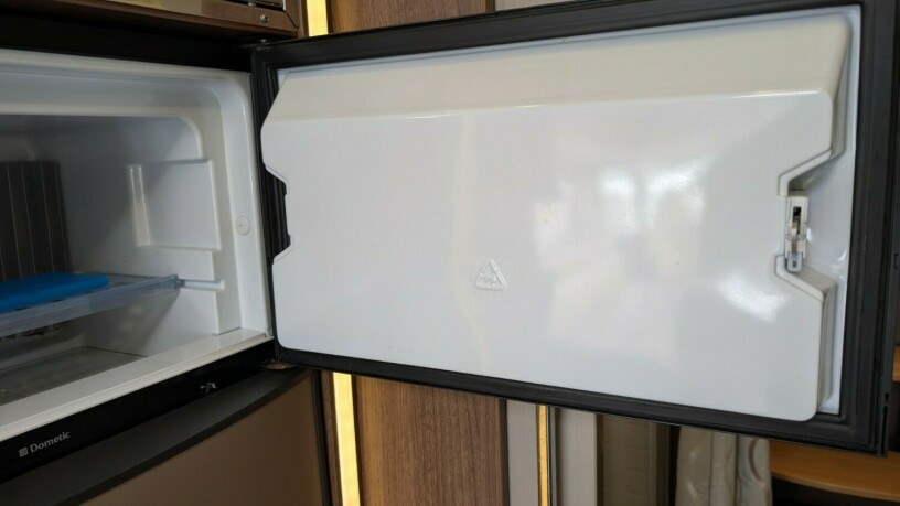 burstner-elegance-i810-2-enkle-senger-senkeseng-30-157hk-manuell-gir-alde-2-x-aircondition-topputgave-diesel-2010-big-54