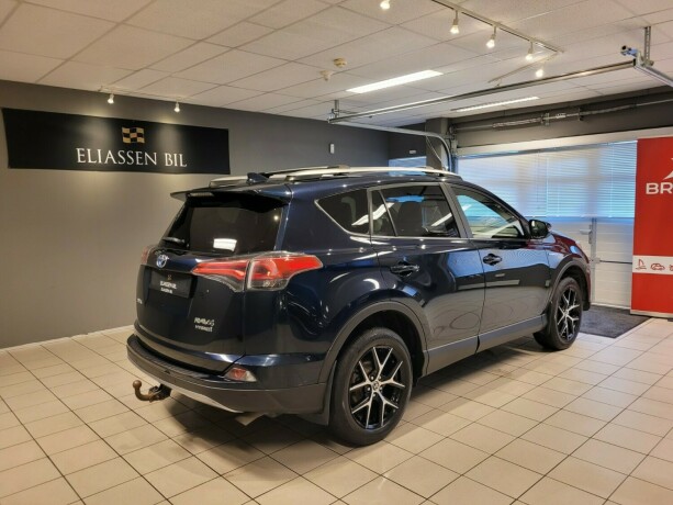 toyota-rav4-elektrisitetbensin-2017-big-3