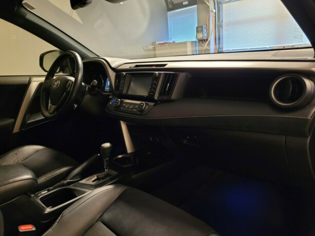 toyota-rav4-elektrisitetbensin-2017-big-10