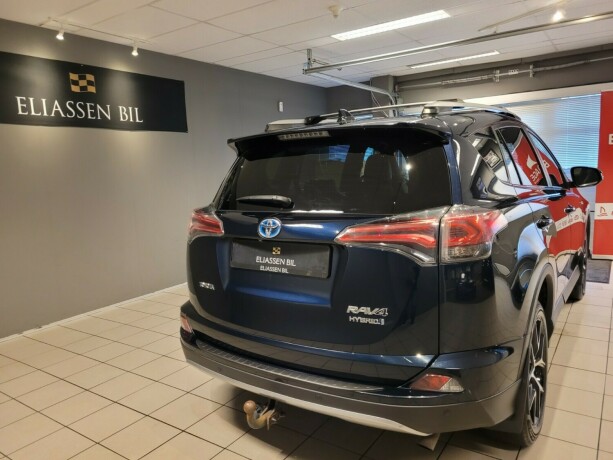 toyota-rav4-elektrisitetbensin-2017-big-4