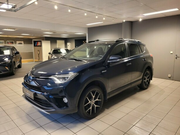 toyota-rav4-elektrisitetbensin-2017-big-6