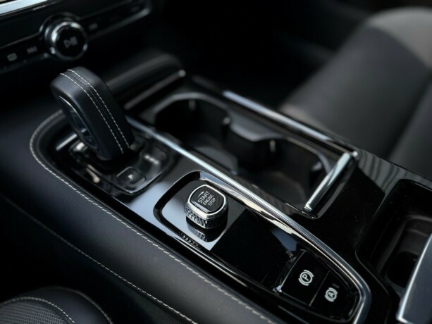 volvo-v60-plug-in-petrol-2022-big-26