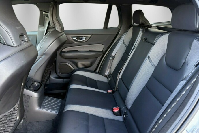 volvo-v60-plug-in-petrol-2022-big-32