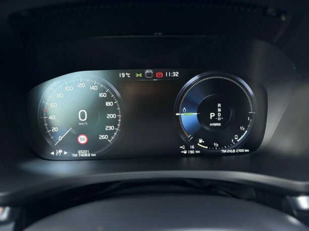 volvo-v60-plug-in-petrol-2022-big-16