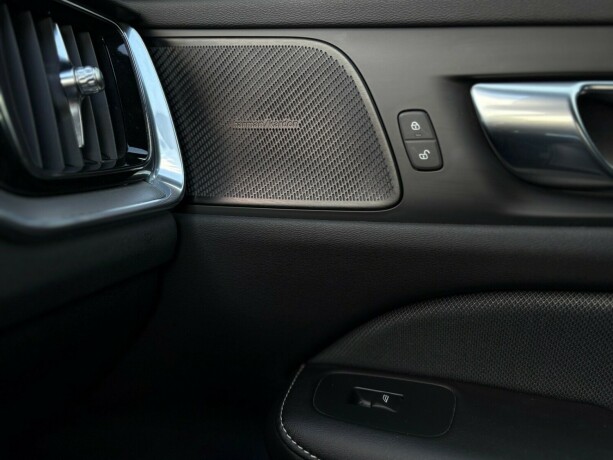 volvo-v60-plug-in-petrol-2022-big-30