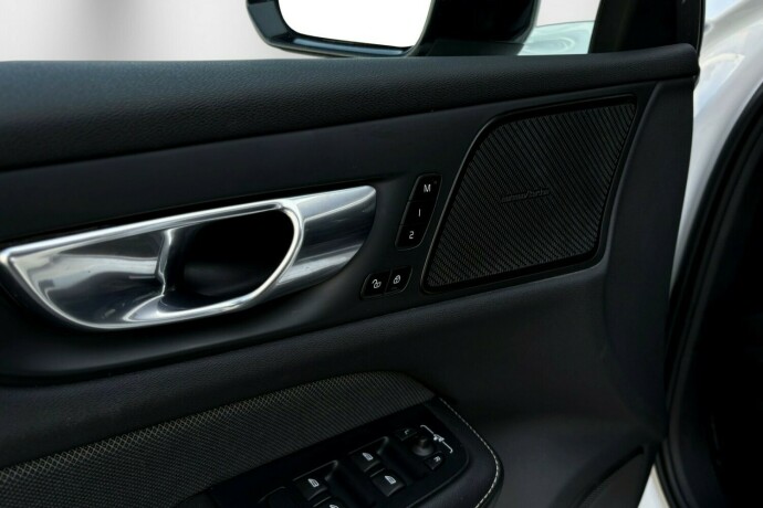 volvo-v60-plug-in-petrol-2022-big-33