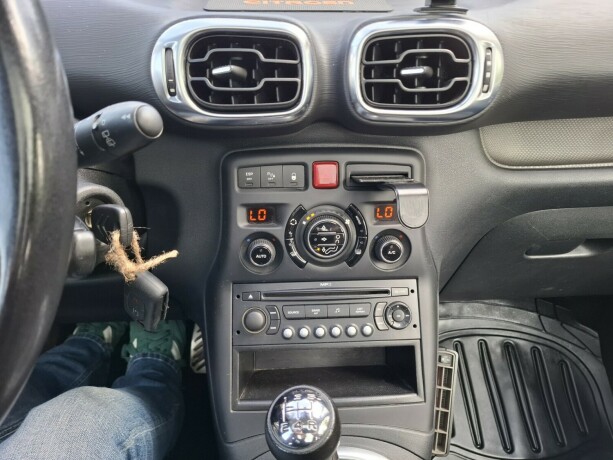 citroen-c3-picasso-diesel-2009-big-18