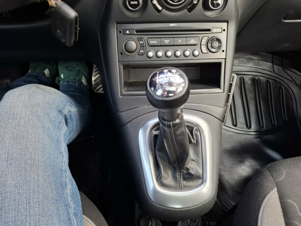 citroen-c3-picasso-diesel-2009-big-19
